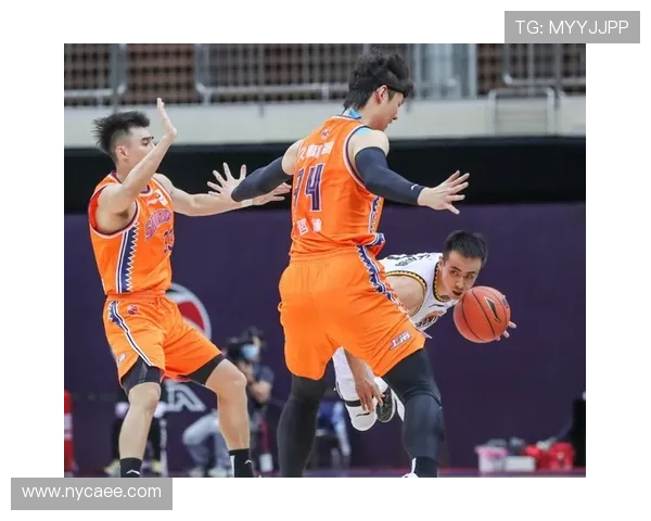 辽宁胜深圳三人出色四人低迷分析